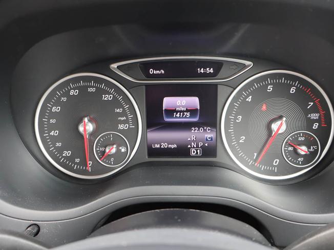 MERCEDES-BENZ B Class Photo 4