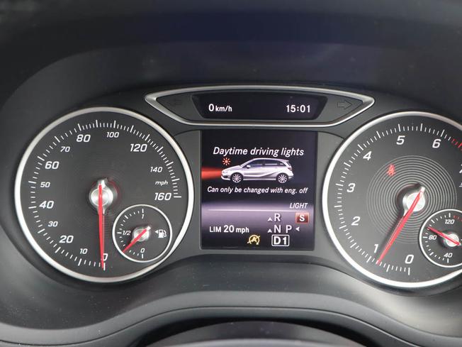 MERCEDES-BENZ B Class Photo 41