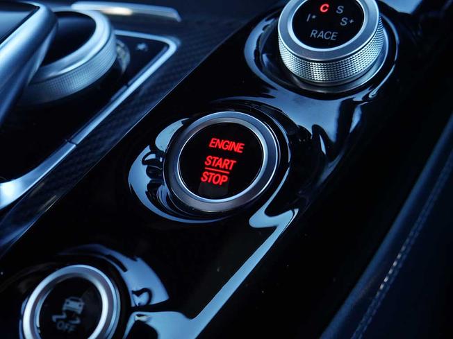 MERCEDES-BENZ AMG GT Photo 27