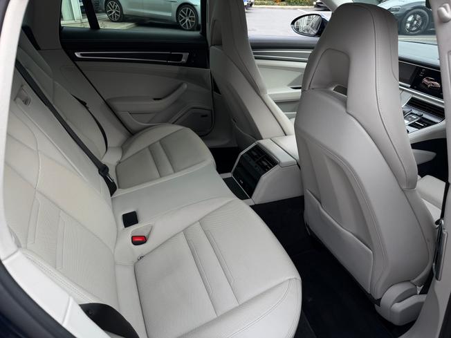 PORSCHE Panamera Photo 11