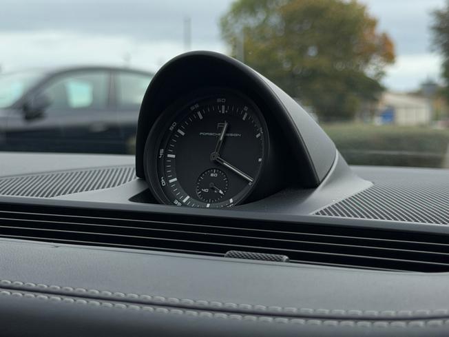PORSCHE Panamera Photo 15