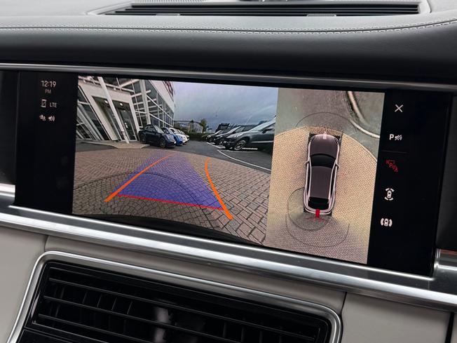 PORSCHE Panamera Photo 16