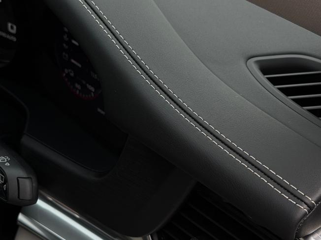 PORSCHE Panamera Photo 21