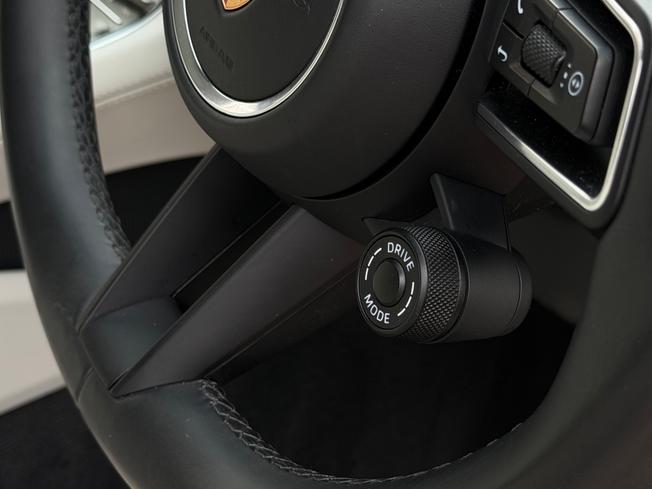PORSCHE Panamera Photo 23