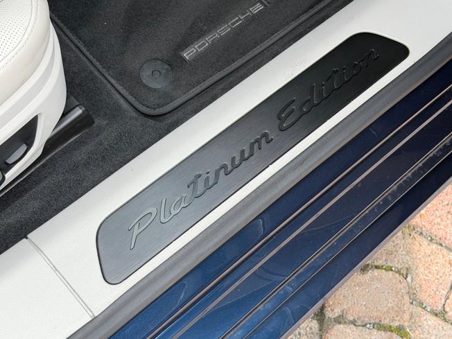 PORSCHE Panamera Photo 27
