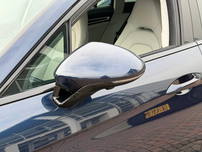 PORSCHE Panamera Photo 28