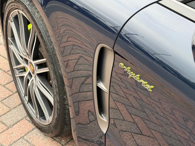 PORSCHE Panamera Photo 29