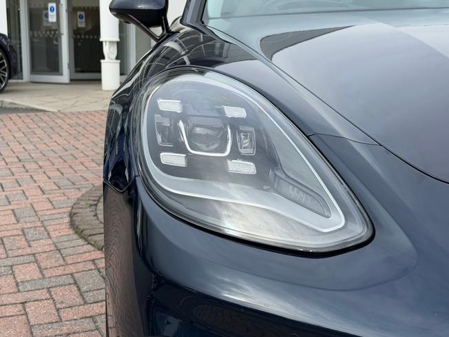 PORSCHE Panamera Photo 31