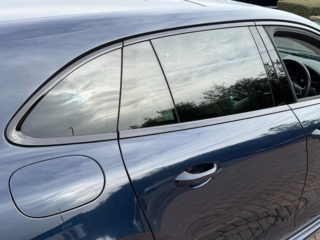 PORSCHE Panamera Photo 35