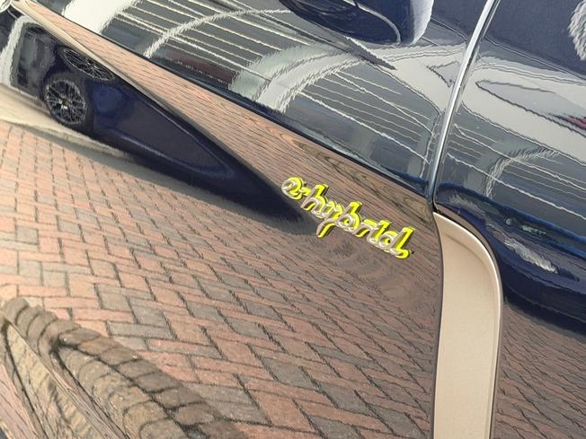 PORSCHE Panamera Photo 37