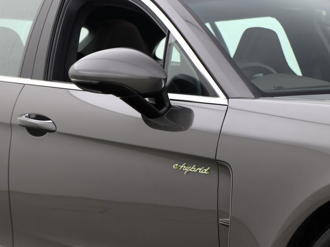PORSCHE Panamera Photo 13