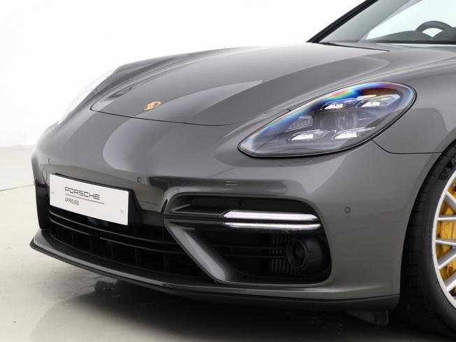 PORSCHE Panamera Photo 16