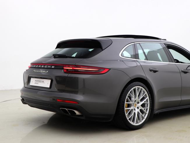 PORSCHE Panamera Photo 19