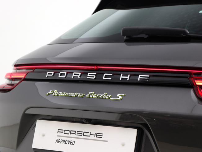 PORSCHE Panamera Photo 20