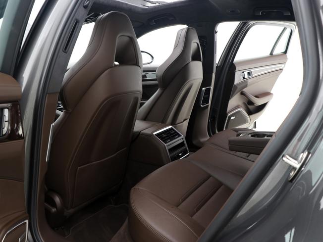 PORSCHE Panamera Photo 24