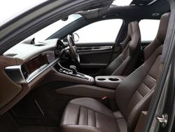 PORSCHE Panamera Photo 3