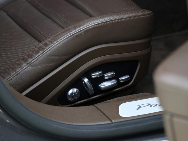 PORSCHE Panamera Photo 33