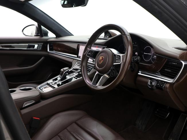 PORSCHE Panamera Photo 35