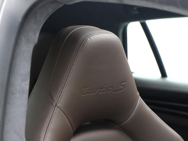 PORSCHE Panamera Photo 37