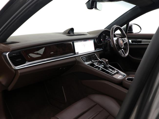 PORSCHE Panamera Photo 39