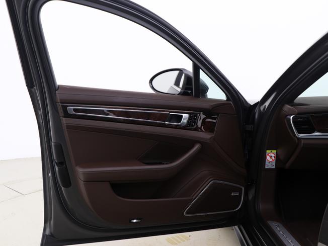 PORSCHE Panamera Photo 41