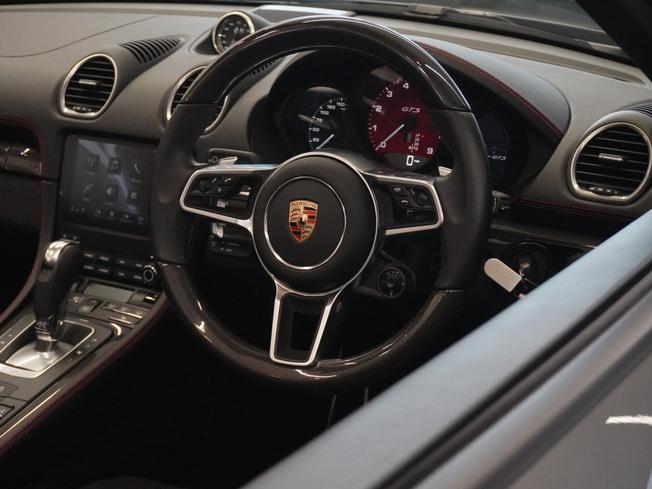 PORSCHE 718 Boxster Photo 10