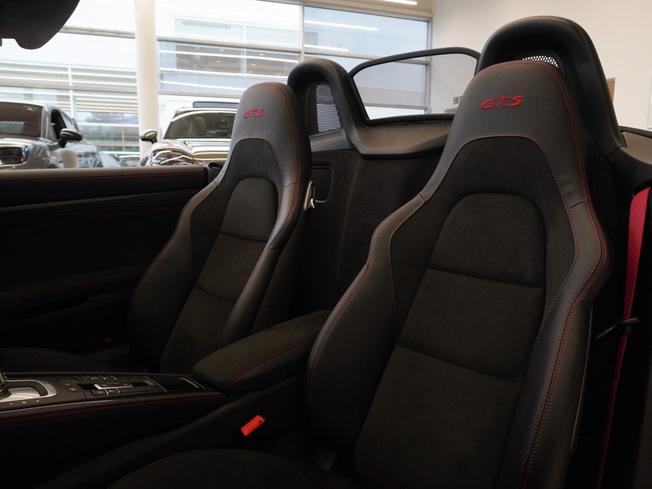 PORSCHE 718 Boxster Photo 11