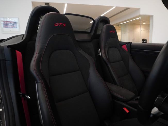 PORSCHE 718 Boxster Photo 12