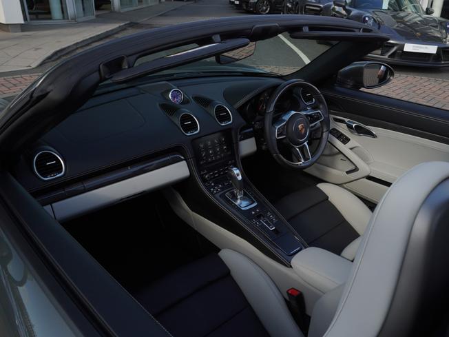 PORSCHE 718 Boxster Photo 3