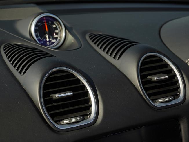 PORSCHE 718 Boxster Photo 31