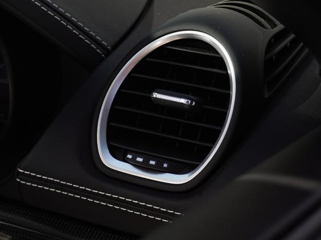 PORSCHE 718 Boxster Photo 35