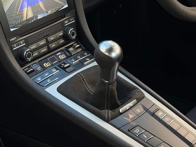 PORSCHE 718 Cayman Photo 16