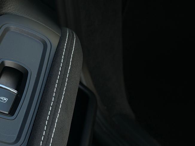 PORSCHE 718 Cayman Photo 23