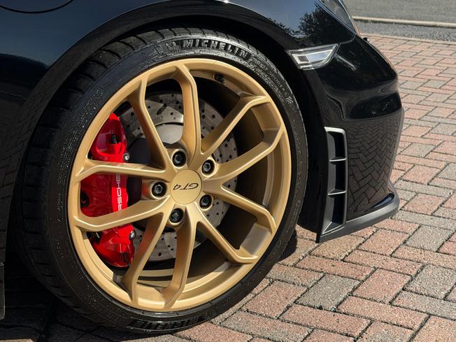 PORSCHE 718 Cayman Photo 26