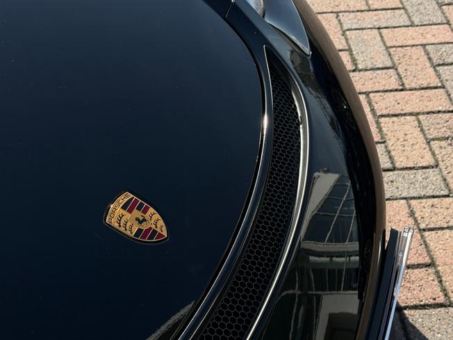PORSCHE 718 Cayman Photo 30