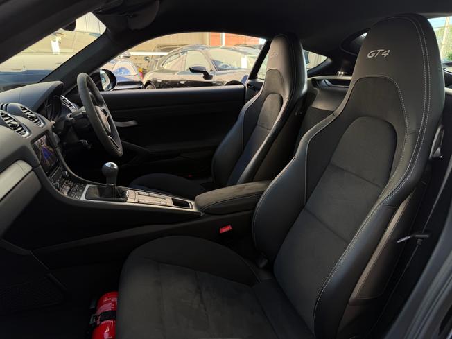 PORSCHE 718 Cayman Photo 7