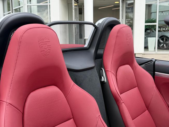 PORSCHE 718 Boxster Photo 10