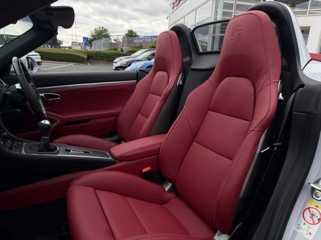 PORSCHE 718 Boxster Photo 11