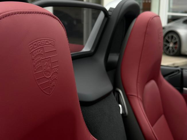 PORSCHE 718 Boxster Photo 12