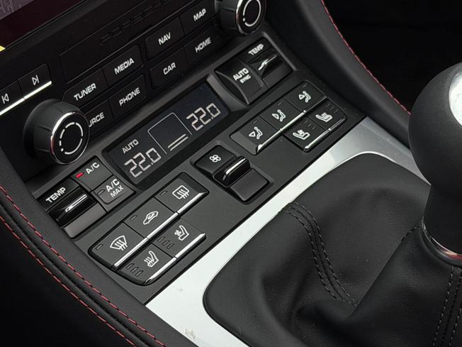 PORSCHE 718 Boxster Photo 13