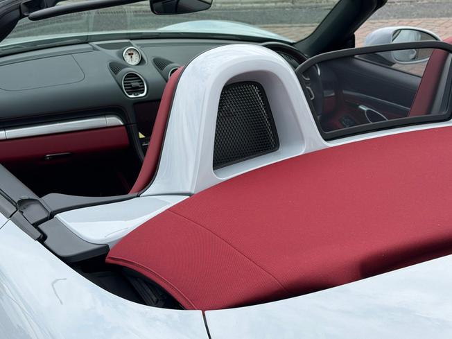 PORSCHE 718 Boxster Photo 14