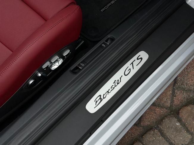 PORSCHE 718 Boxster Photo 17