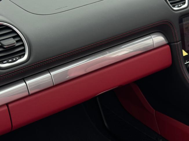 PORSCHE 718 Boxster Photo 25