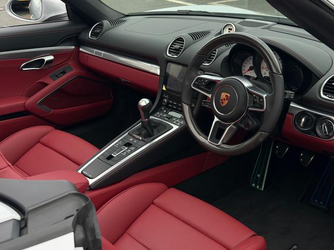 PORSCHE 718 Boxster Photo 9