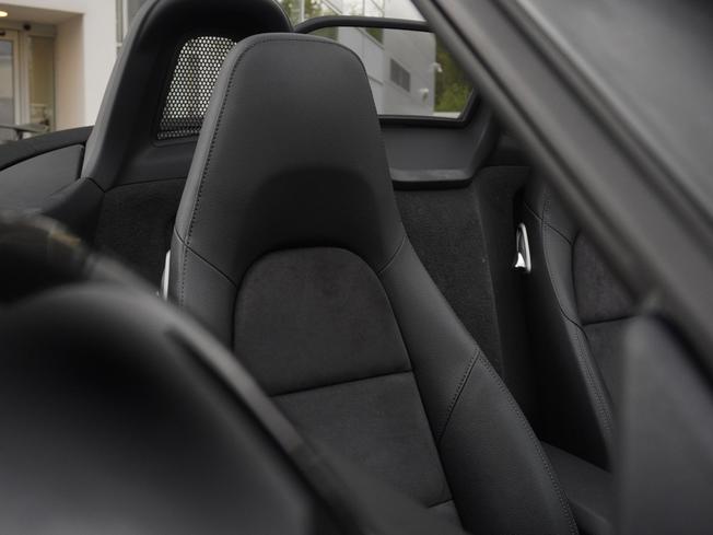 PORSCHE 718 Boxster Photo 13