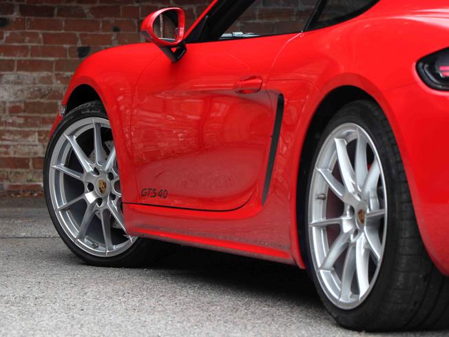 PORSCHE 718 Cayman Photo 10