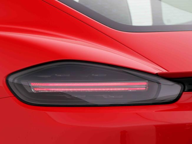 PORSCHE 718 Cayman Photo 25