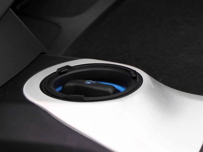PORSCHE 718 Cayman Photo 28