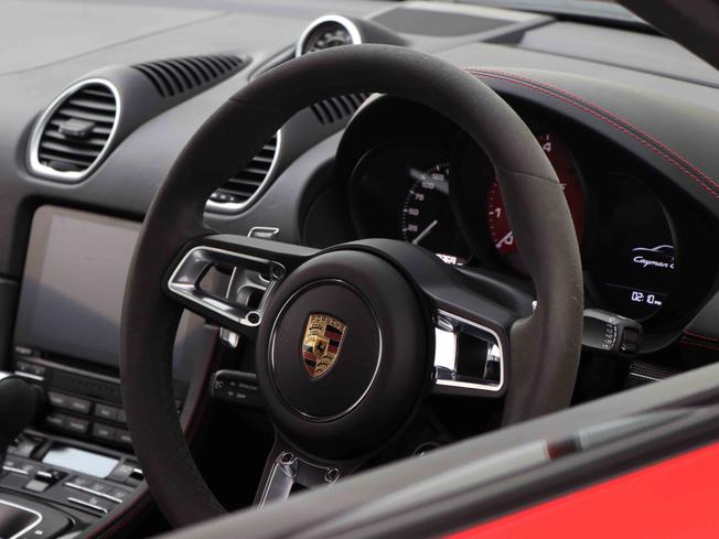PORSCHE 718 Cayman Photo 29