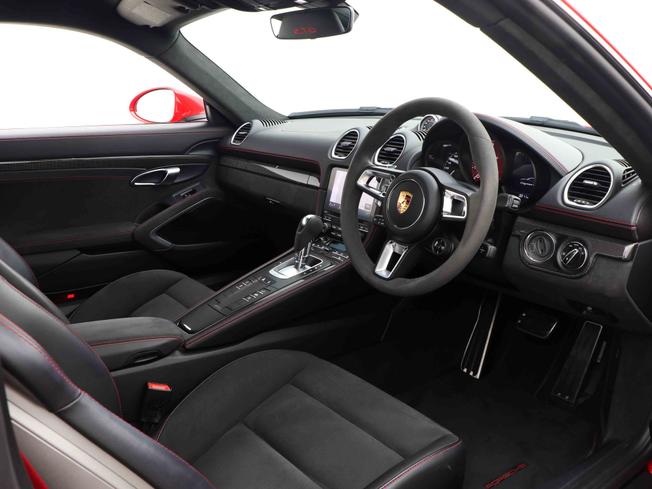 PORSCHE 718 Cayman Photo 30